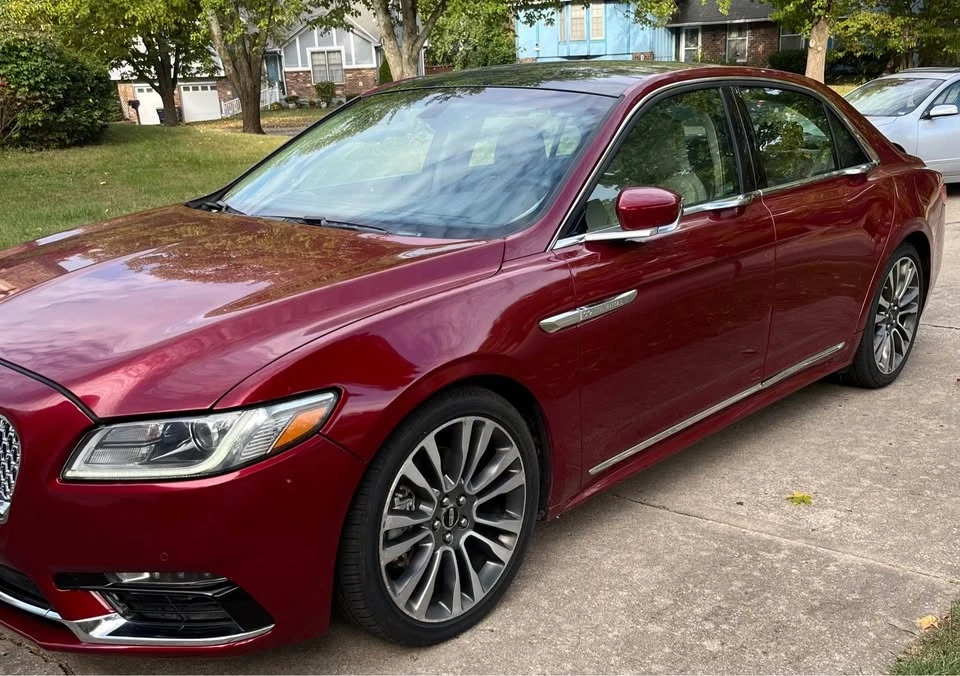 2017 Lincoln Continental 10th Gen - Image 2 of 16