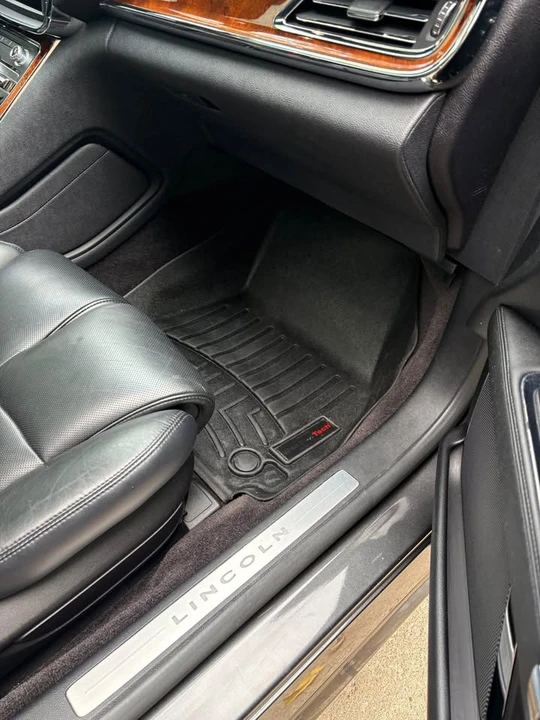 2017 Lincoln Continental 10th Gen - Image 19 of 20