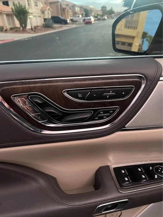 2017 Lincoln Continental 10th Gen - Image 10 of 18