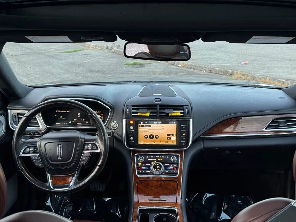 2017 Lincoln Continental 10th Gen - Image 8 of 11