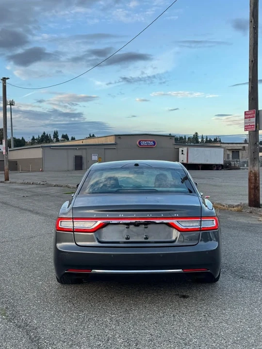 2017 Lincoln Continental 10th Gen - Image 5 of 11