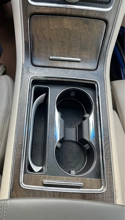 2017 Lincoln Continental 10th Gen - Image 13 of 16