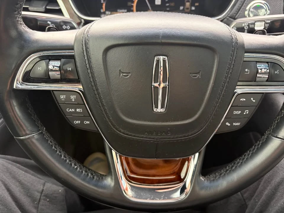 2017 Lincoln Continental 10th Gen - Image 11 of 20