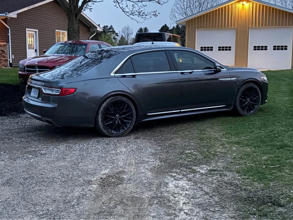 2017 Lincoln Continental 10th Gen - Image 3 of 20