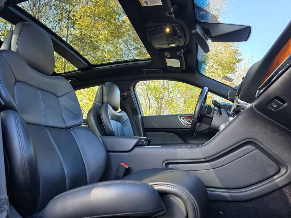 2017 Lincoln Continental 10th Gen - Image 16 of 19