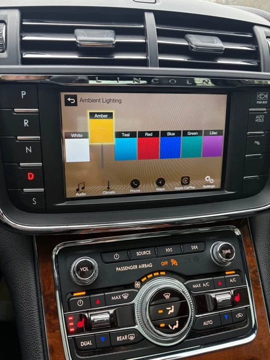 2017 Lincoln Continental 10th Gen - Image 14 of 20