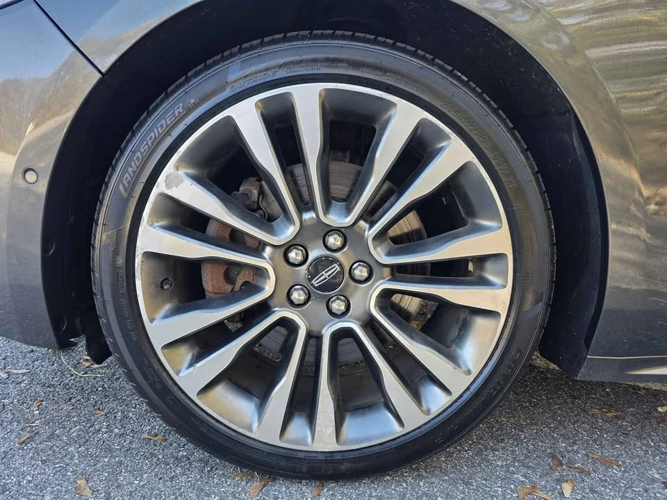 2017 Lincoln Continental 10th Gen - Image 18 of 19