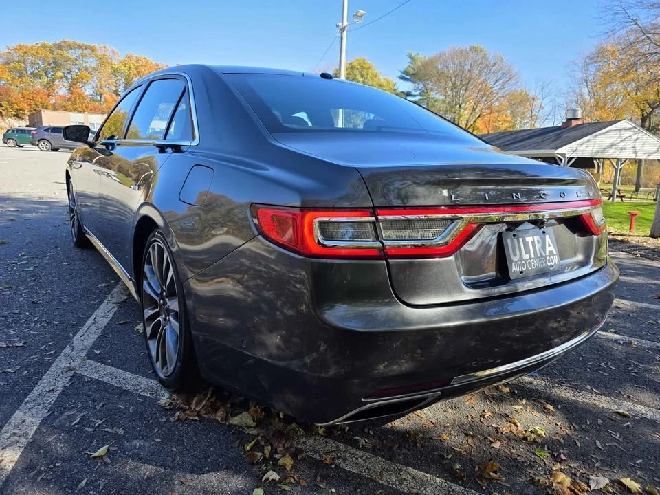 2017 Lincoln Continental 10th Gen - Image 2 of 19
