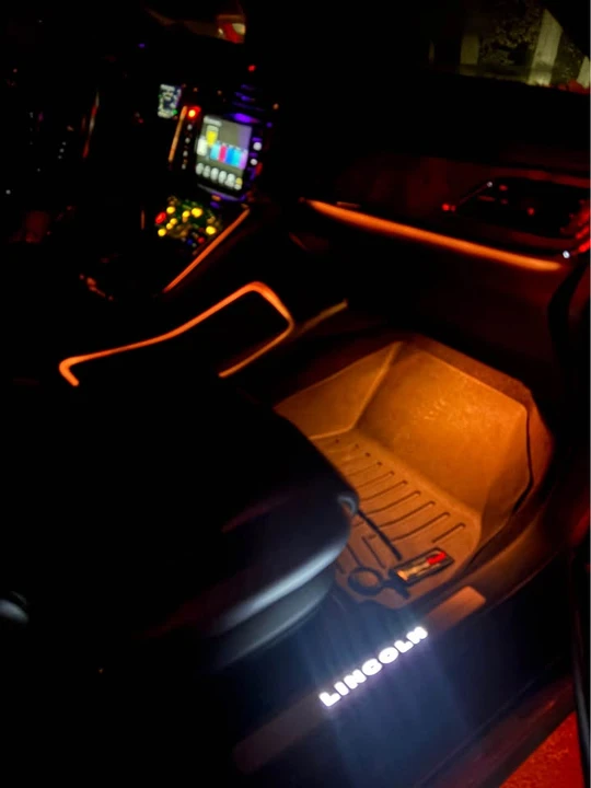 2017 Lincoln Continental 10th Gen - Image 5 of 20