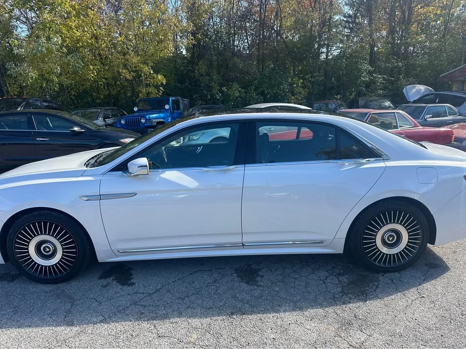 2017 Lincoln Continental 10th Gen - Image 5 of 13