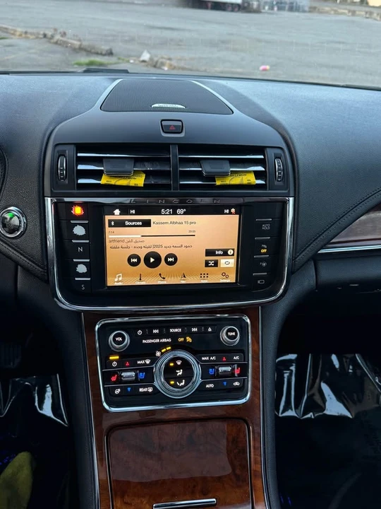 2017 Lincoln Continental 10th Gen - Image 9 of 11