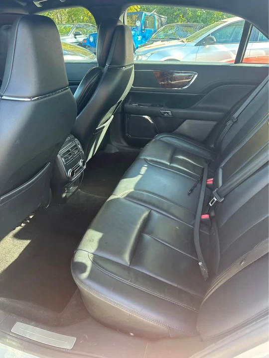 2017 Lincoln Continental 10th Gen - Image 9 of 13