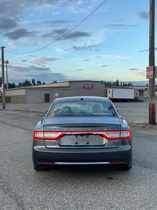 2017 Lincoln Continental 10th Gen - Image 5 of 11
