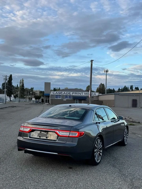 2017 Lincoln Continental 10th Gen - Image 5 of 11