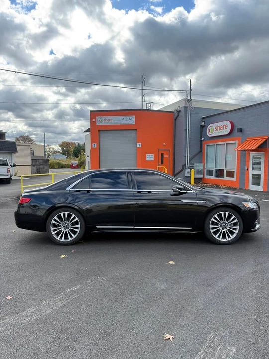 2017 Lincoln Continental 10th Gen - Image 3 of 9