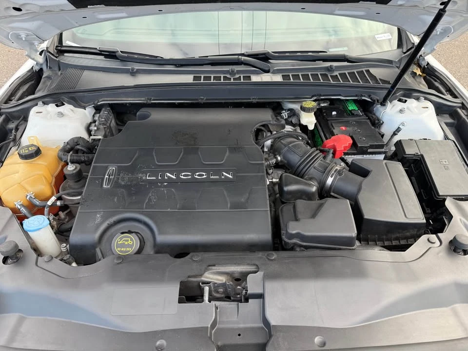 2017 Lincoln Continental 10th Gen - Image 13 of 14