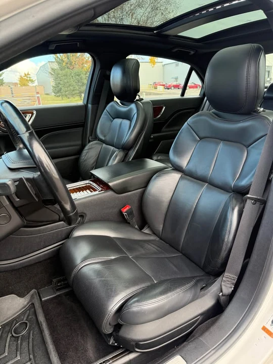 2017 Lincoln Continental 10th Gen - Image 7 of 14