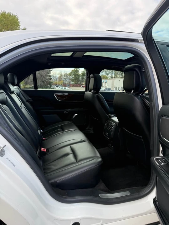 2017 Lincoln Continental 10th Gen - Image 9 of 14