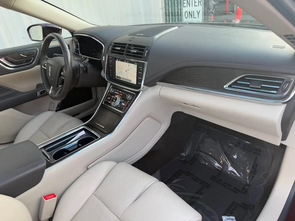 2017 Lincoln Continental 10th Gen - Image 10 of 18