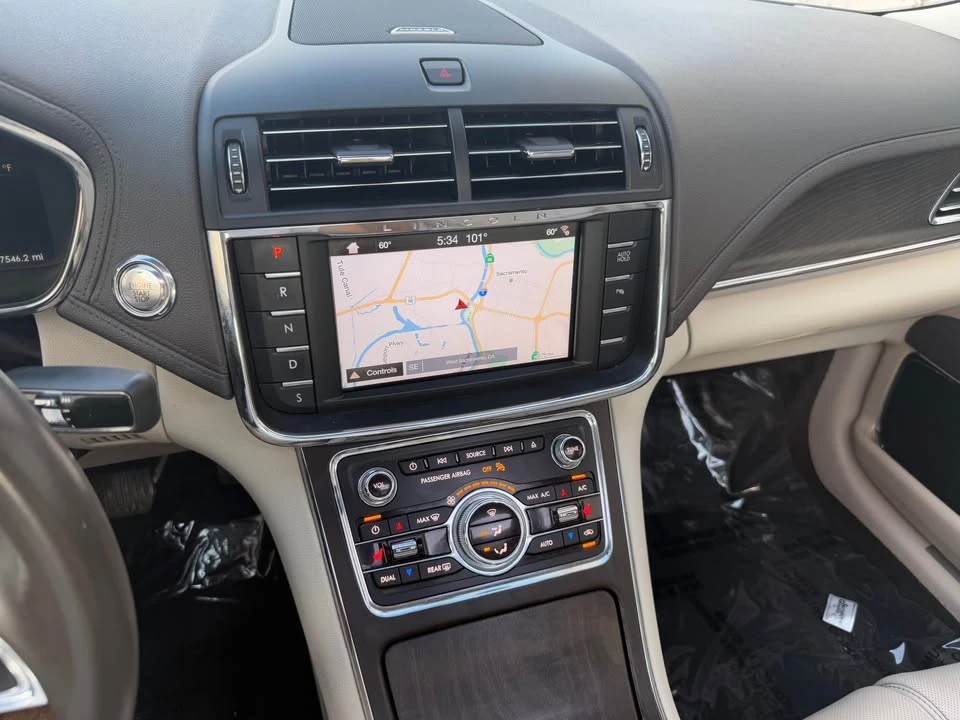 2017 Lincoln Continental 10th Gen - Image 14 of 18