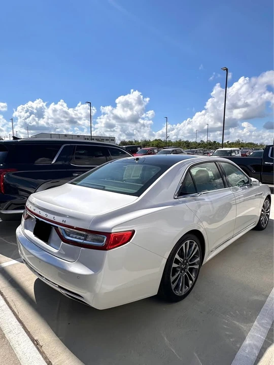 2017 Lincoln Continental 10th Gen - Image 3 of 3