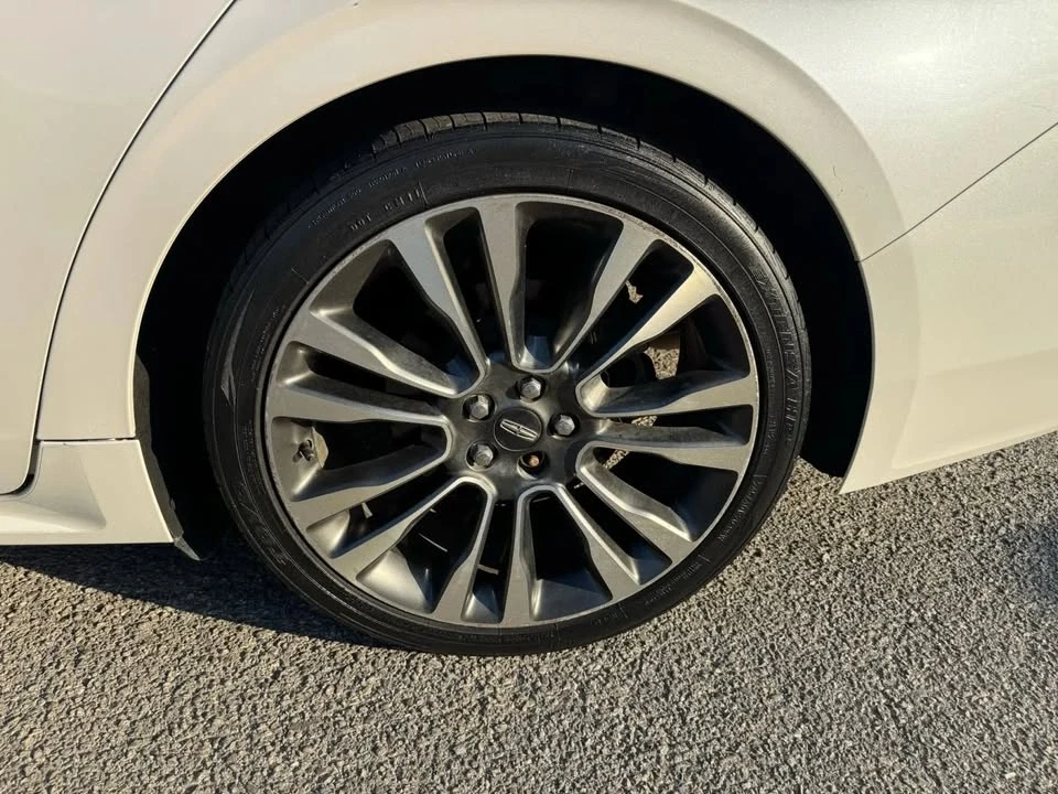2017 Lincoln Continental 10th Gen - Image 12 of 20