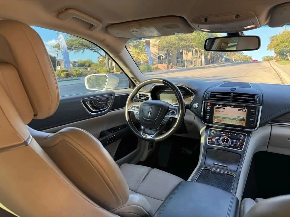 2017 Lincoln Continental 10th Gen - Image 16 of 20