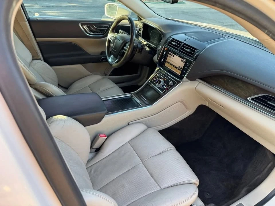 2017 Lincoln Continental 10th Gen - Image 17 of 20