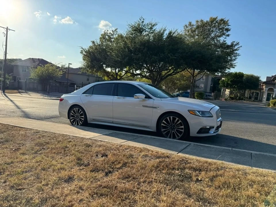2017 Lincoln Continental 10th Gen - Image 9 of 20