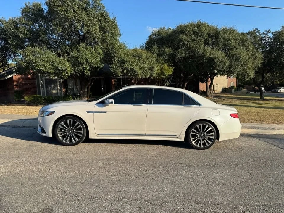2017 Lincoln Continental 10th Gen - Image 3 of 20