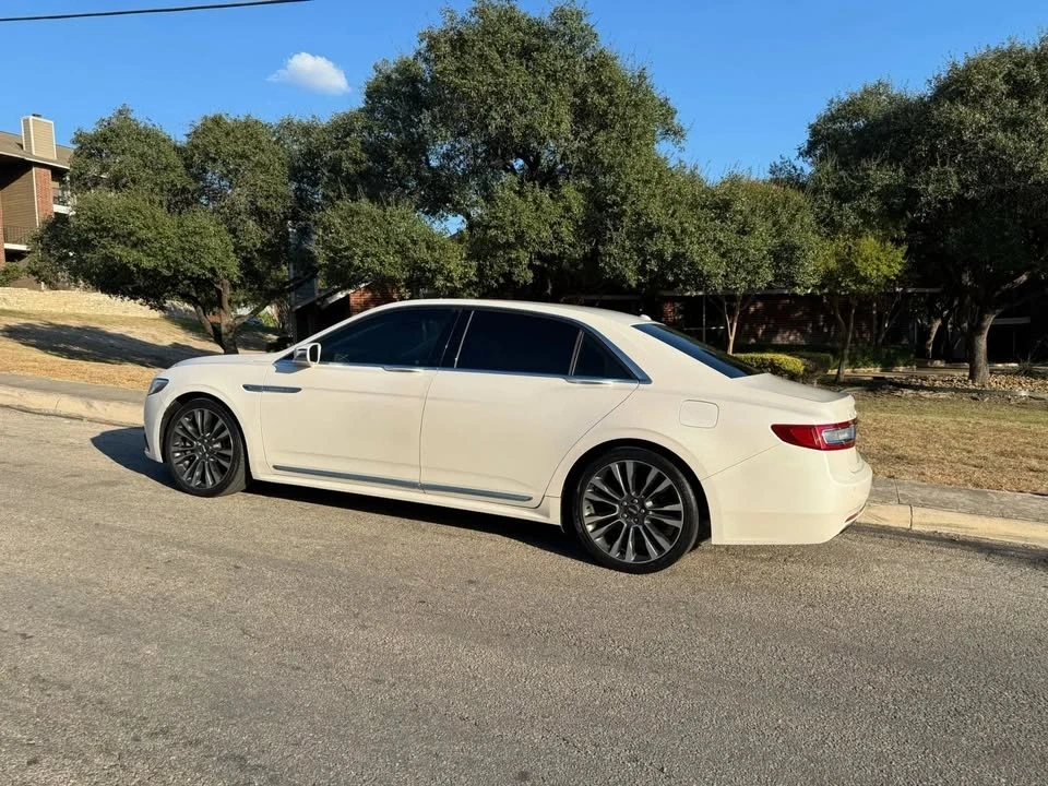 2017 Lincoln Continental 10th Gen - Image 4 of 20