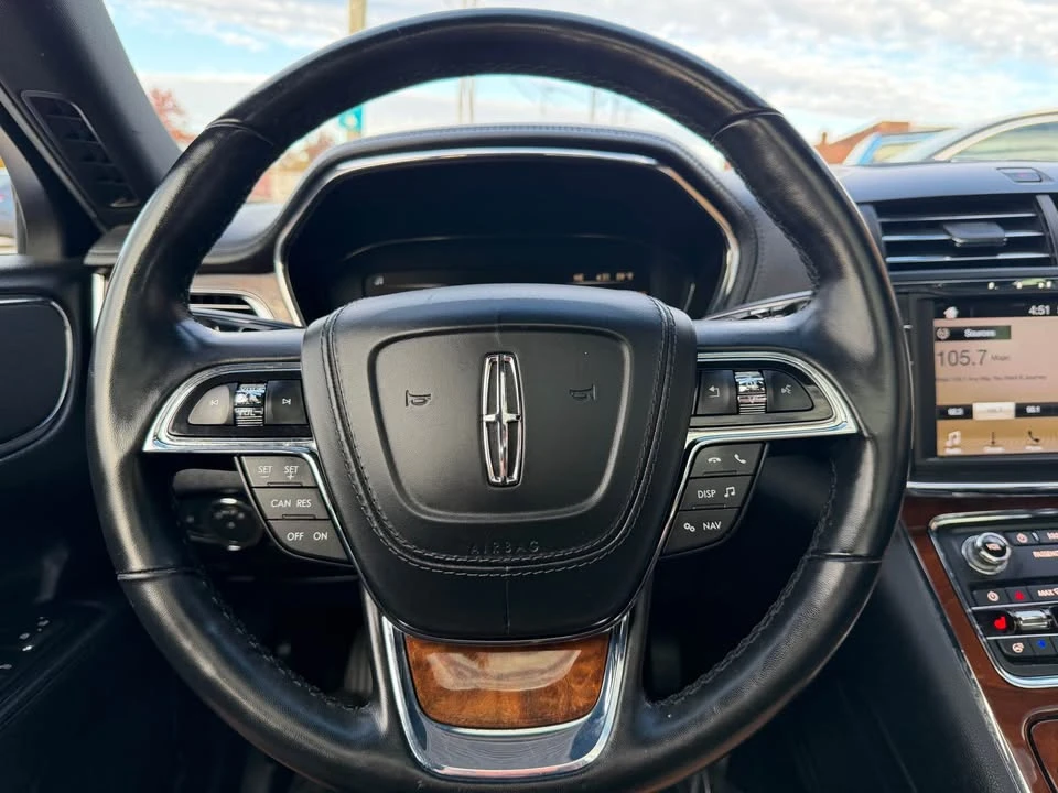 2017 Lincoln Continental 10th Gen - Image 8 of 18