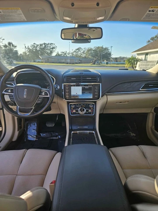 2017 Lincoln Continental 10th Gen - Image 3 of 10