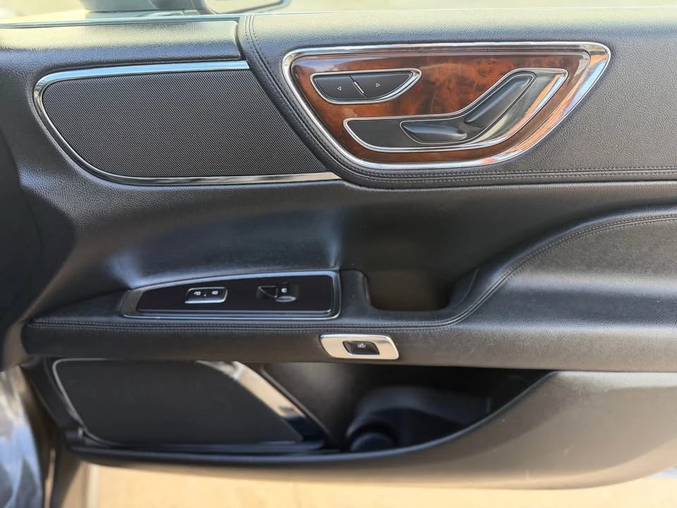 2017 Lincoln Continental 10th Gen - Image 15 of 18