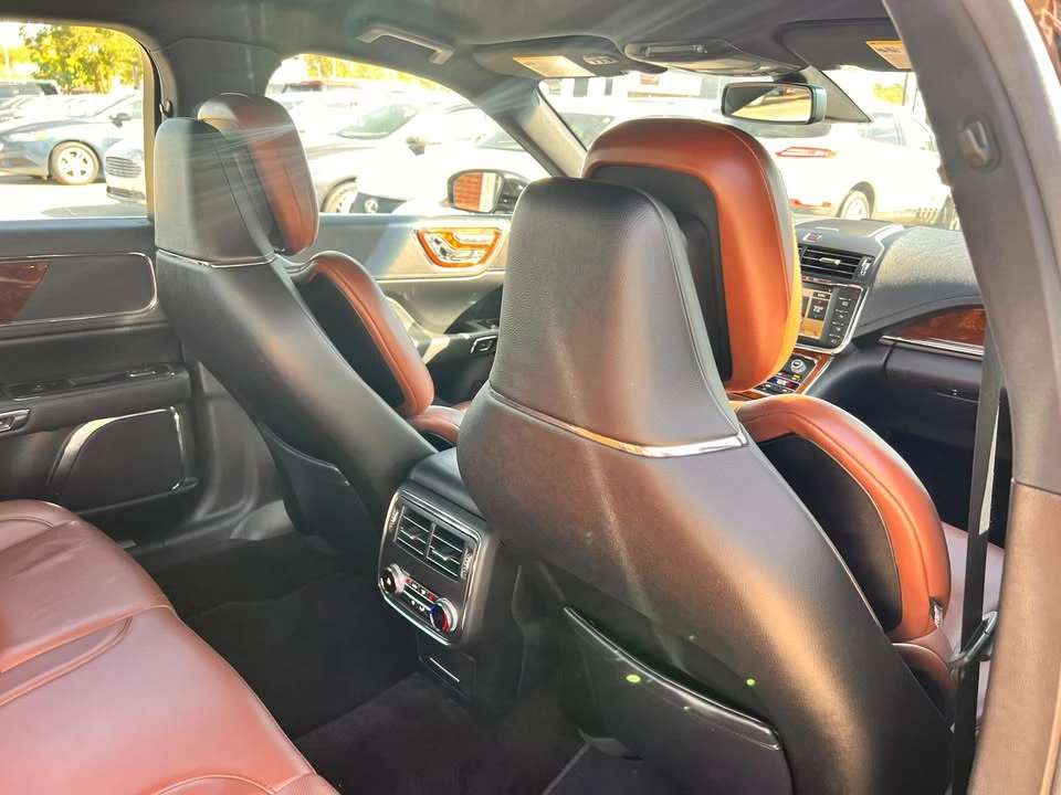 2017 Lincoln Continental 10th Gen - Image 17 of 18