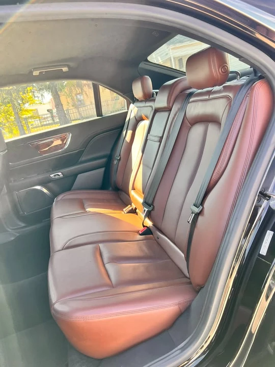 2017 Lincoln Continental 10th Gen - Image 15 of 18