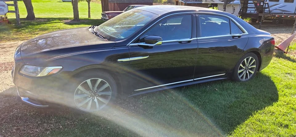 2017 Lincoln Continental 10th Gen - Image 2 of 7