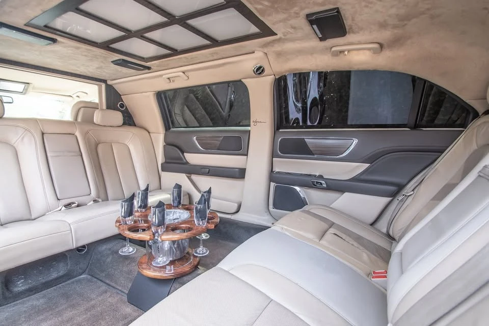 2017 Lincoln Continental 10th Gen - Image 13 of 14