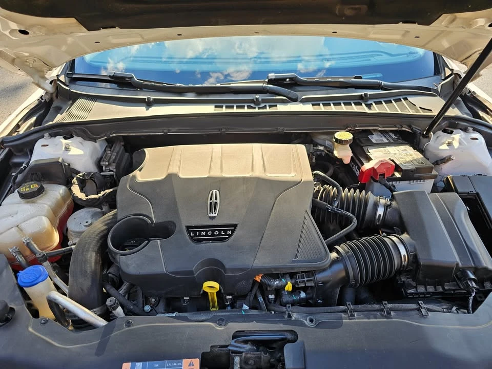 2017 Lincoln Continental 10th Gen - Image 3 of 9