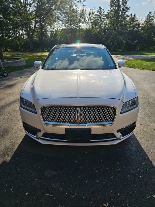 2017 Lincoln Continental 10th Gen - Image 2 of 9