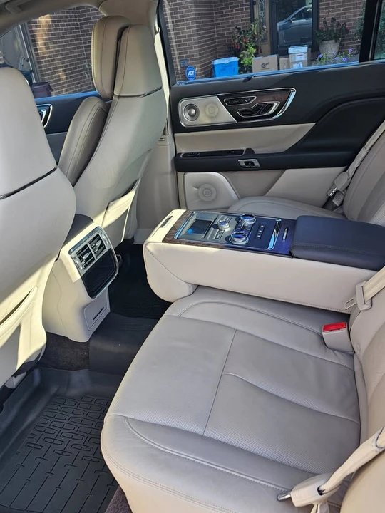 2017 Lincoln Continental 10th Gen - Image 8 of 9