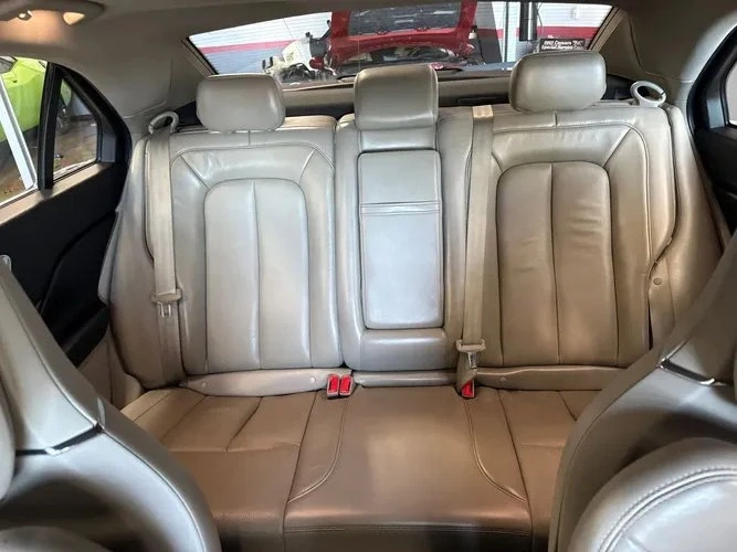 2017 Lincoln Continental 10th Gen - Image 5 of 6