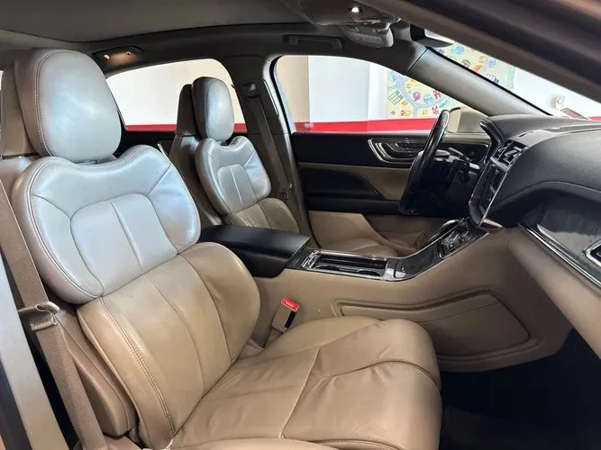 2017 Lincoln Continental 10th Gen - Image 6 of 6