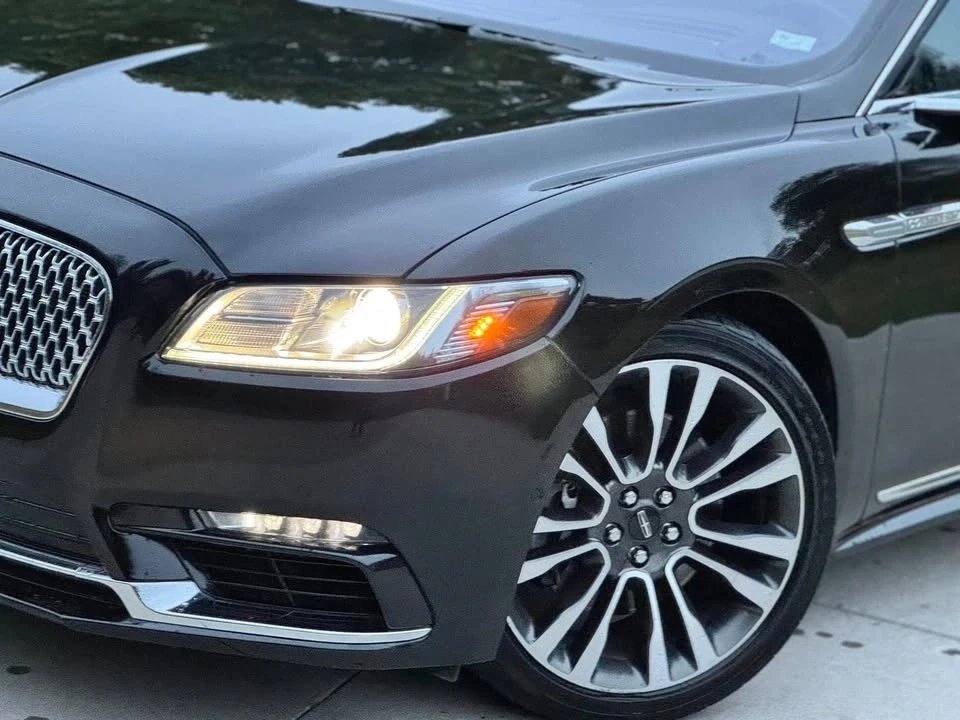 2017 Lincoln Continental 10th Gen - Image 18 of 20