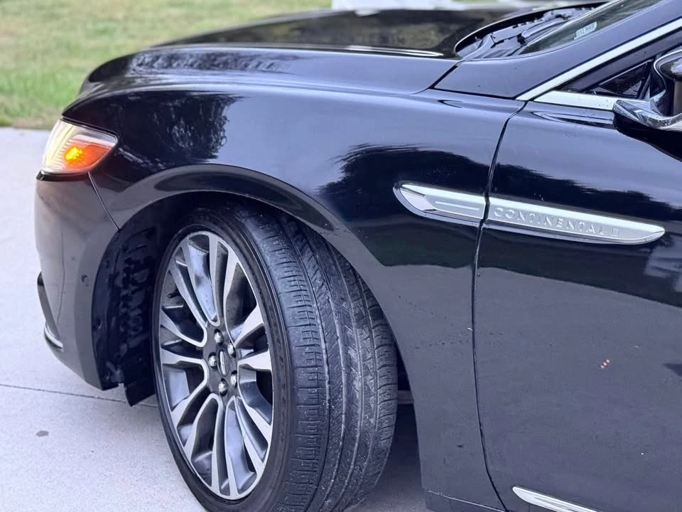 2017 Lincoln Continental 10th Gen - Image 15 of 20