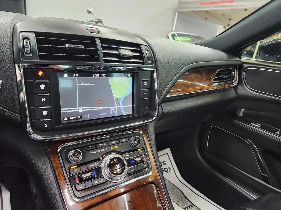 2017 Lincoln Continental 10th Gen - Image 15 of 20