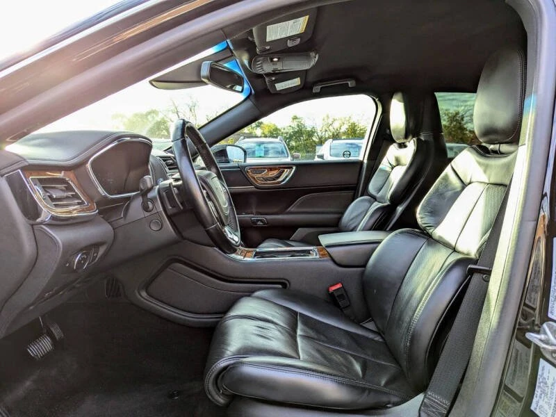 2017 Lincoln Continental 10th Gen - Image 11 of 20