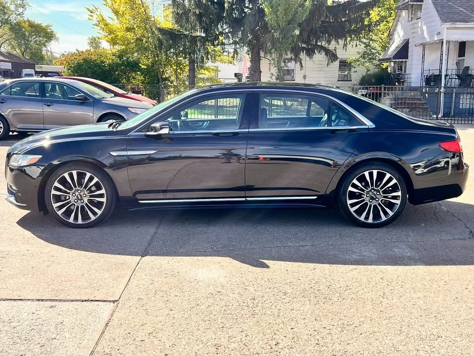 2017 Lincoln Continental 10th Gen - Image 2 of 19