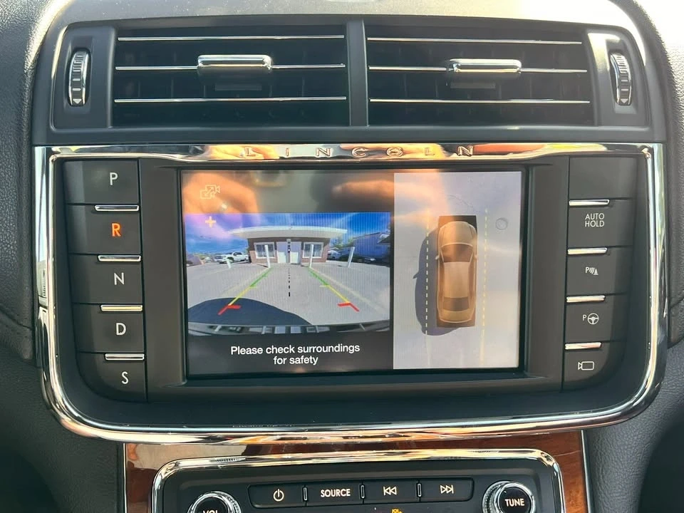 2017 Lincoln Continental 10th Gen - Image 15 of 19