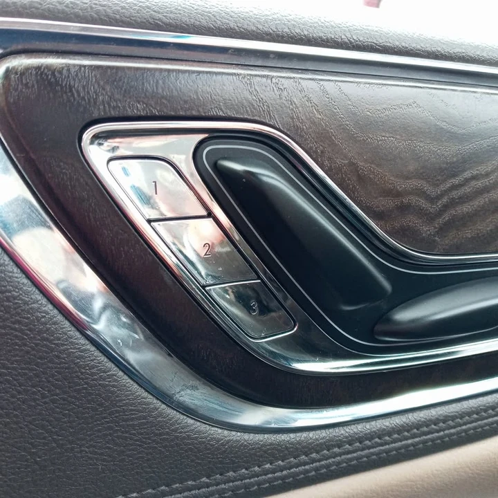 2017 Lincoln Continental 10th Gen - Image 11 of 19